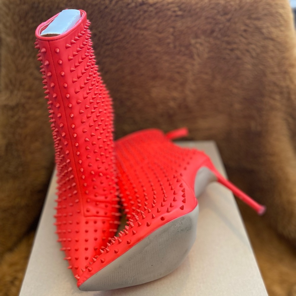 VAPOR WOMENS STUDDED POINTED TOE ANKLE BOOTS IN RED - Picture 3 of 4